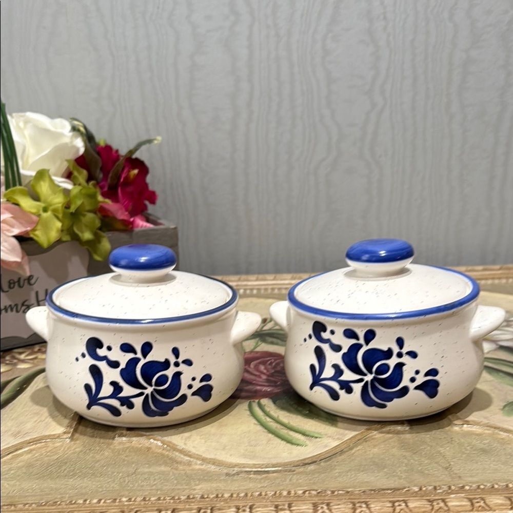 Vintage Set of Two Floral Motif Speckled Stoneware Soup Bowls with Lids Japan